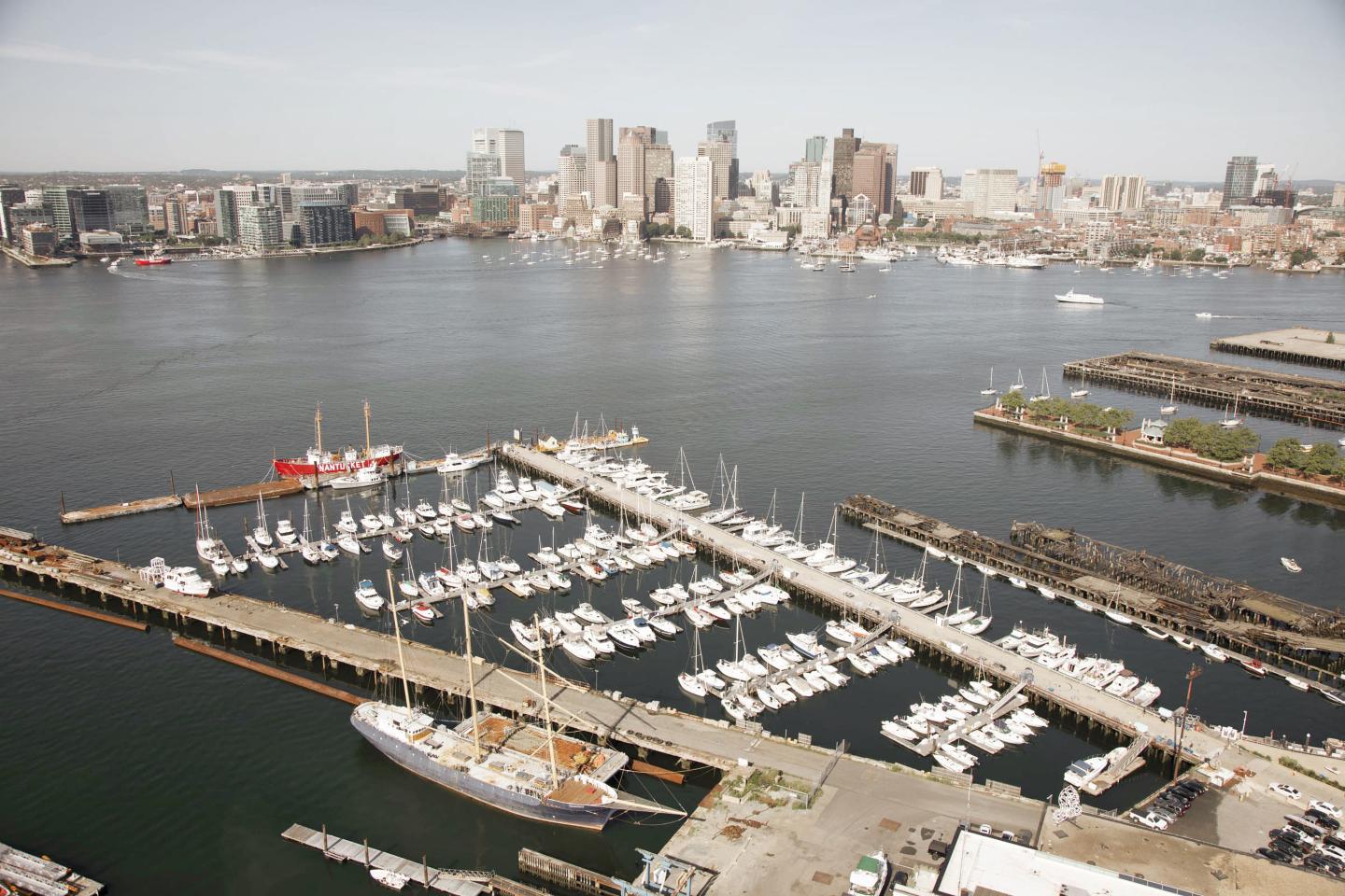 17 Boston Harbor Shipyard Marina Stock Photos, High-Res Pictures